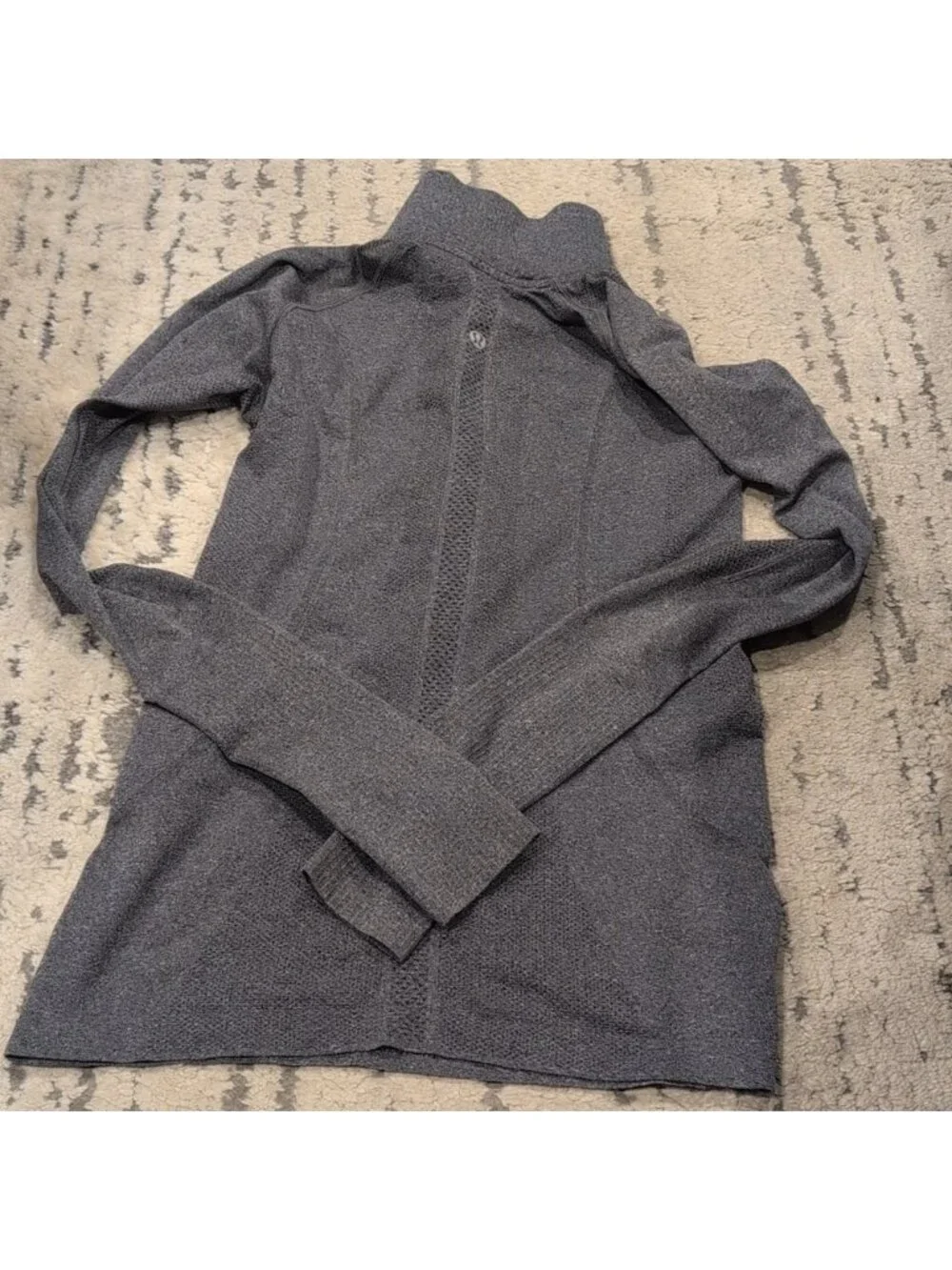 Lululemon Run: Swiftly Tech 1/2 Zip heathered Black (Grey)